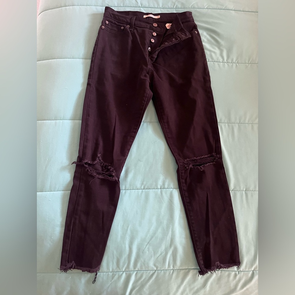 Women's Black Distressed Levi’s Jeans
